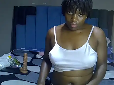 XXX chat uživo modela melanin_moon