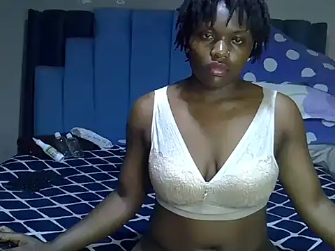 melanin_moon Adlı Modelin Web Kamerası Şovu