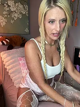 Kinky_Kali Adlı Modelin Canlı XXX Sohbeti