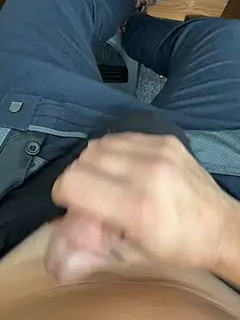 Office_daddy Show in webcam