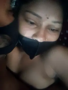 Naughty-Savi webcam show