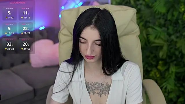 EmilyyMoon Webcam show