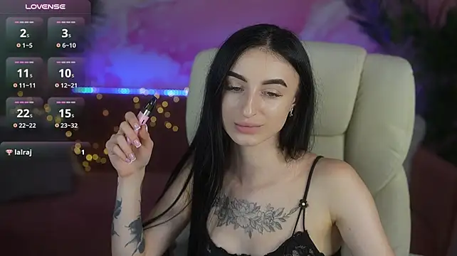 EmilyyMoon's Webcam Show