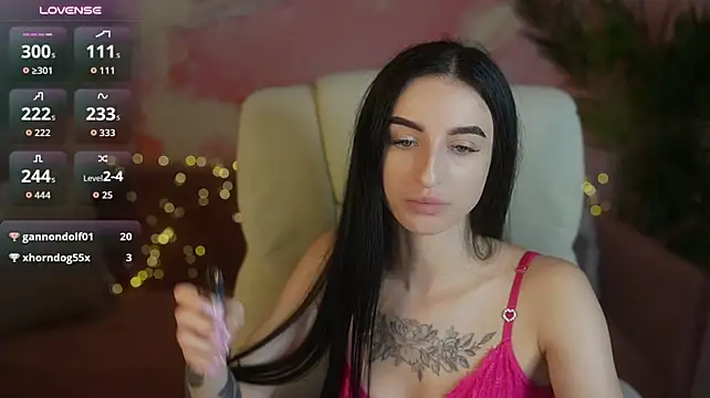 Show modela EmilyyMoon na web-kameri