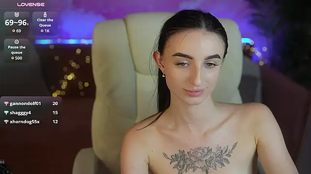 EmilyyMoon – webcam-show