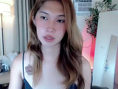 urdreamgirl_mika27 Show Webcam