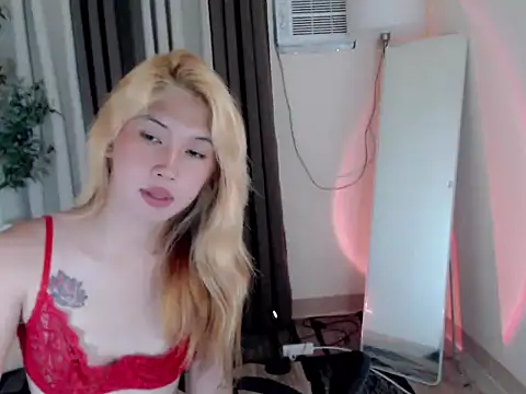 urdreamgirl_mika27 Show Webcam