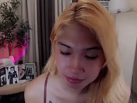 urdreamgirl_mika27n Webbikameraesitys