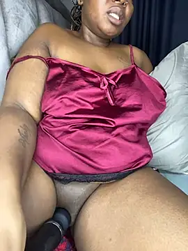BIGMAMA011n Live chat-huone