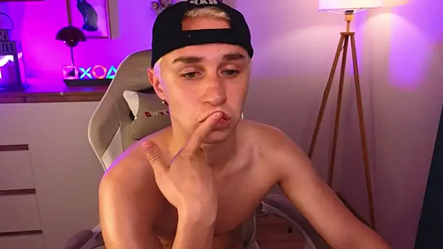 e1v1s webkamerás műsora