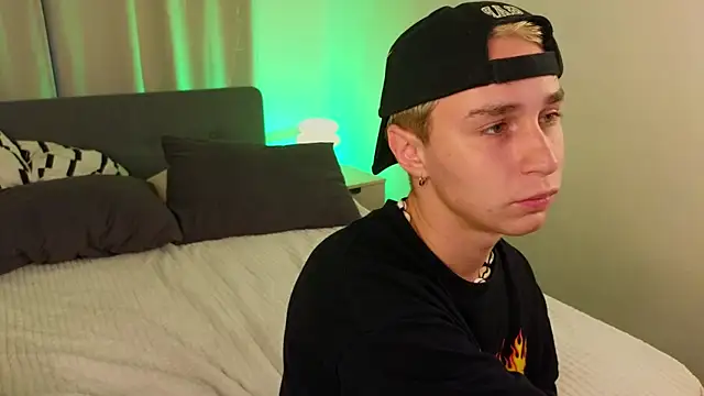 e1v1s webkamerás műsora