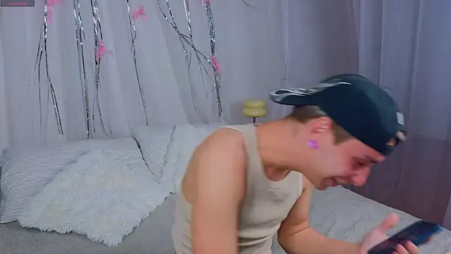 e1v1s Show in webcam