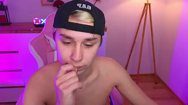 e1v1s Шоу с уебкамера