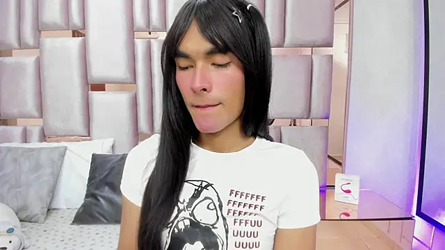 MiaBuny Show in webcam