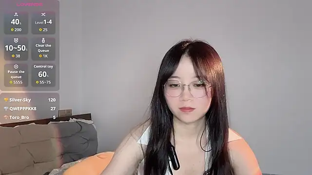 77-Vicky's Live XXX Chat