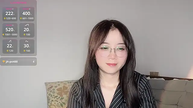 77-Vicky Live XXX-Chat