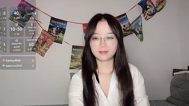 77-Vickyn Live XXX chat