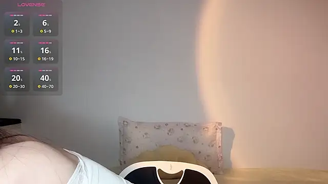 77-Vicky's Live XXX Chat