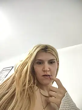 HotBlondie69 Webcam Show