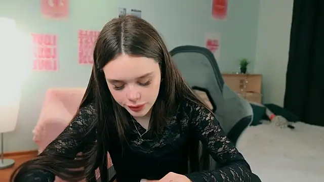 ginnyclub Adlı Modelin Canlı XXX Sohbeti