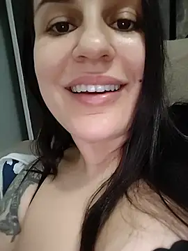 SerenaaLee XXX чат на живо