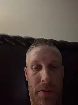 dirtynatepops Show in webcam