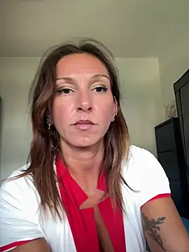 Show de chiara-loveandlife na webcam