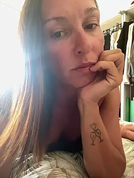 chiara-loveandlife's Webcam Show