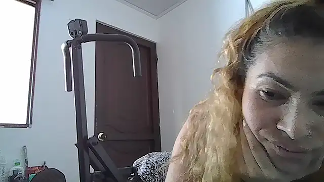 Layla-Astrum Cameră chat live