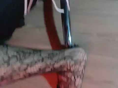 Ladyboy_69-_-: διαδικτυακό σόου στην κάμερα