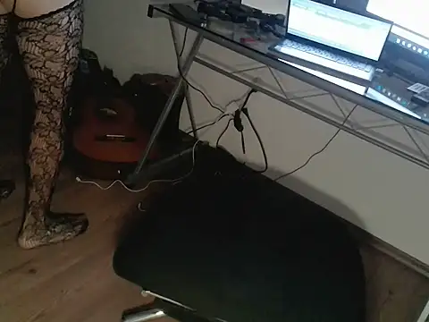 Show de Ladyboy_69-_- na webcam