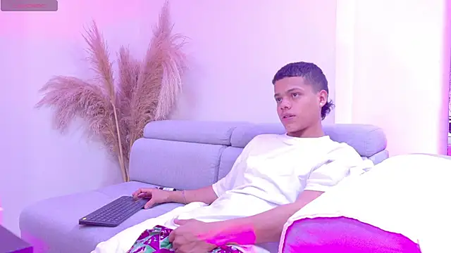 PATRIICKMILLER_ Show in webcam