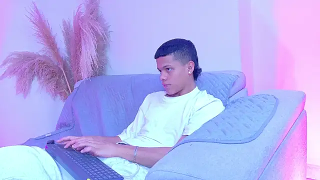 PATRIICKMILLER_n Webbikameraesitys