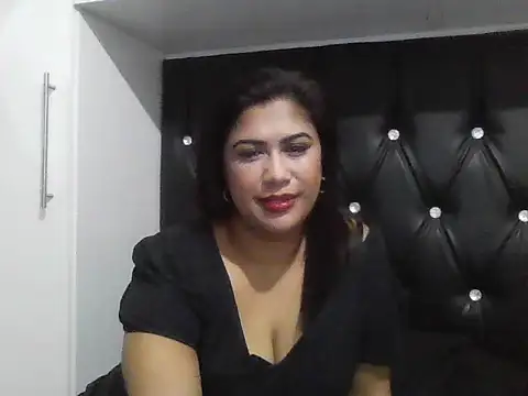 Temptress_M8's Live XXX Chat