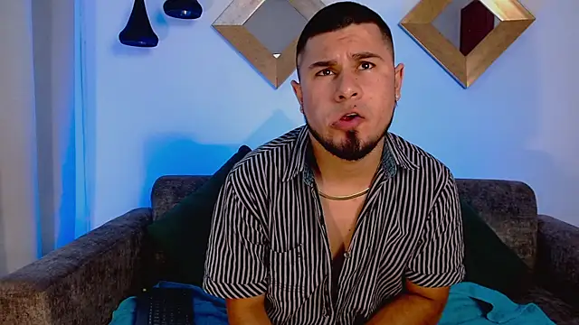 Show modela dominikvega na web-kameri