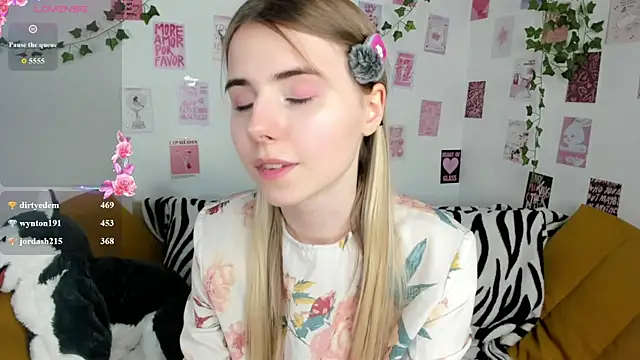 Pokazy przed kamerką – Honey_Lia