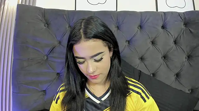 Czat XXX na żywo – Kessie_Moon