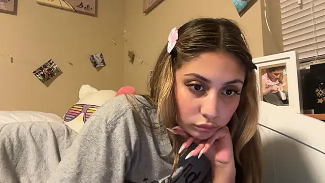 Badbihdani18's Webcam Show