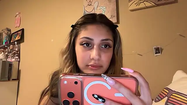 Badbihdani18 webcam show
