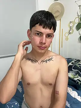 Valentin_334 Pertunjukan Webcam