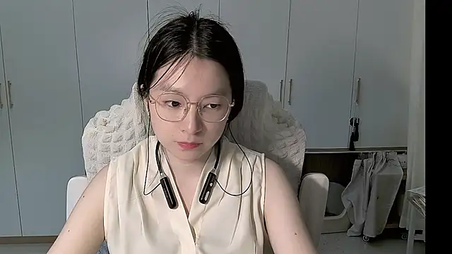 Erya-369 Show Webcam
