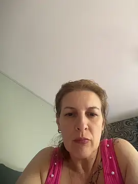 Hot-Milf4U Adlı Modelin Canlı Sohbet Odası