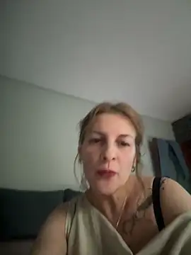 Hot-Milf4U – live chatrum