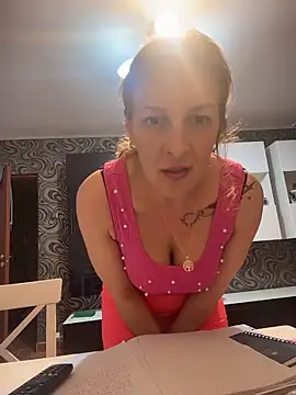 Hot-Milf4U Webcam show