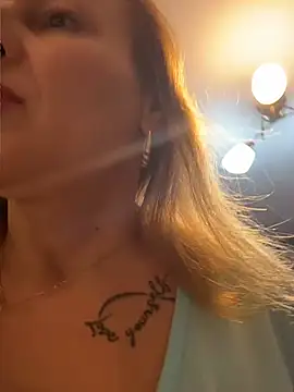 Webkamerová show Hot-Milf4U