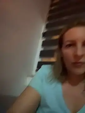 Hot-Milf4U Webcam show