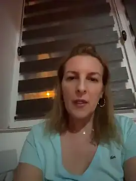 Hot-Milf4U's Live Chat Room