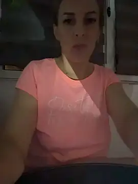 Hot-Milf4U's Live Chat Room