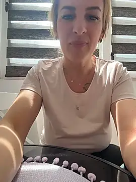Hot-Milf4U чат на живо