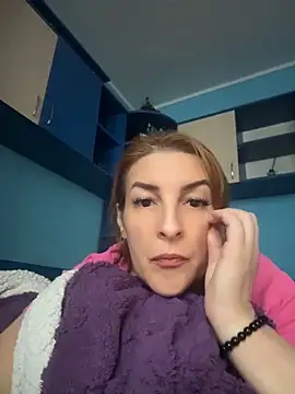 Hot-Milf4U's Webcam Show